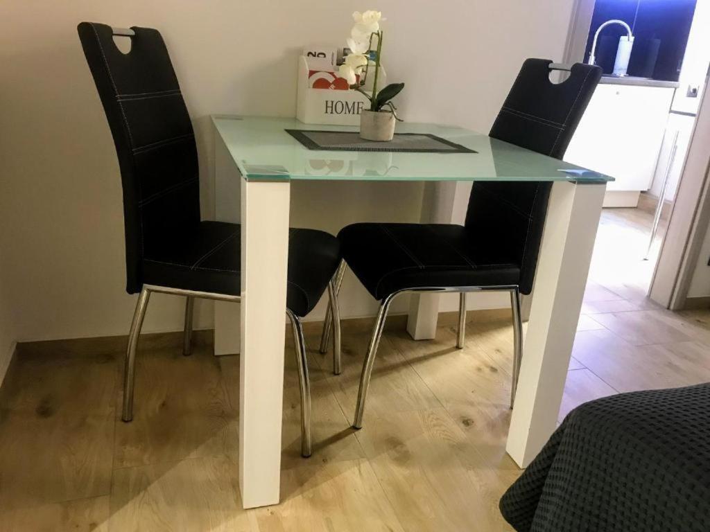 Salzhausblick Business Apartments - Zentrale Lage Am Salzhaus - Mwst-Rechnung Verfuegbar تسيتاو المظهر الخارجي الصورة
